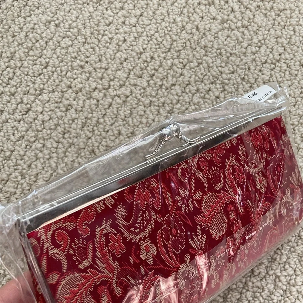 NEW Vintage Kiss Lock Bright Red Accordion Style Hard Case Snap Close Wallet